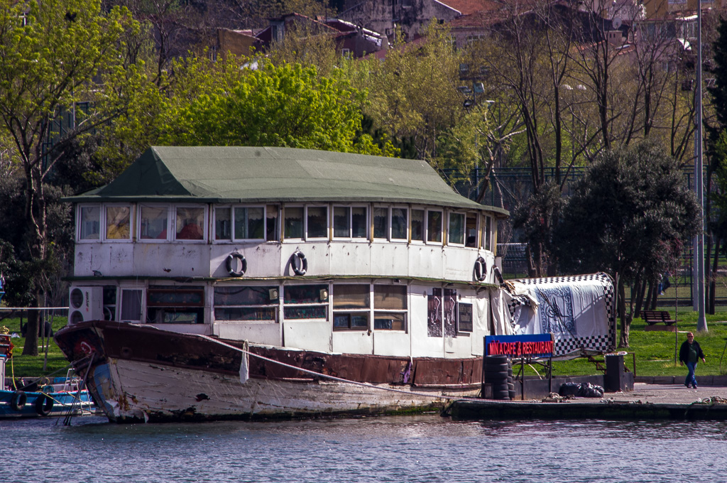 Along the Golden Horn (Halic)