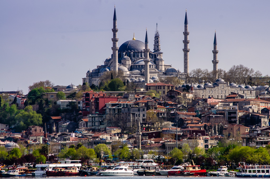 Along the Golden Horn (Halic)