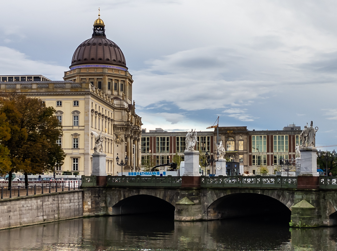 Humboldt Forum und Rathausbrücke