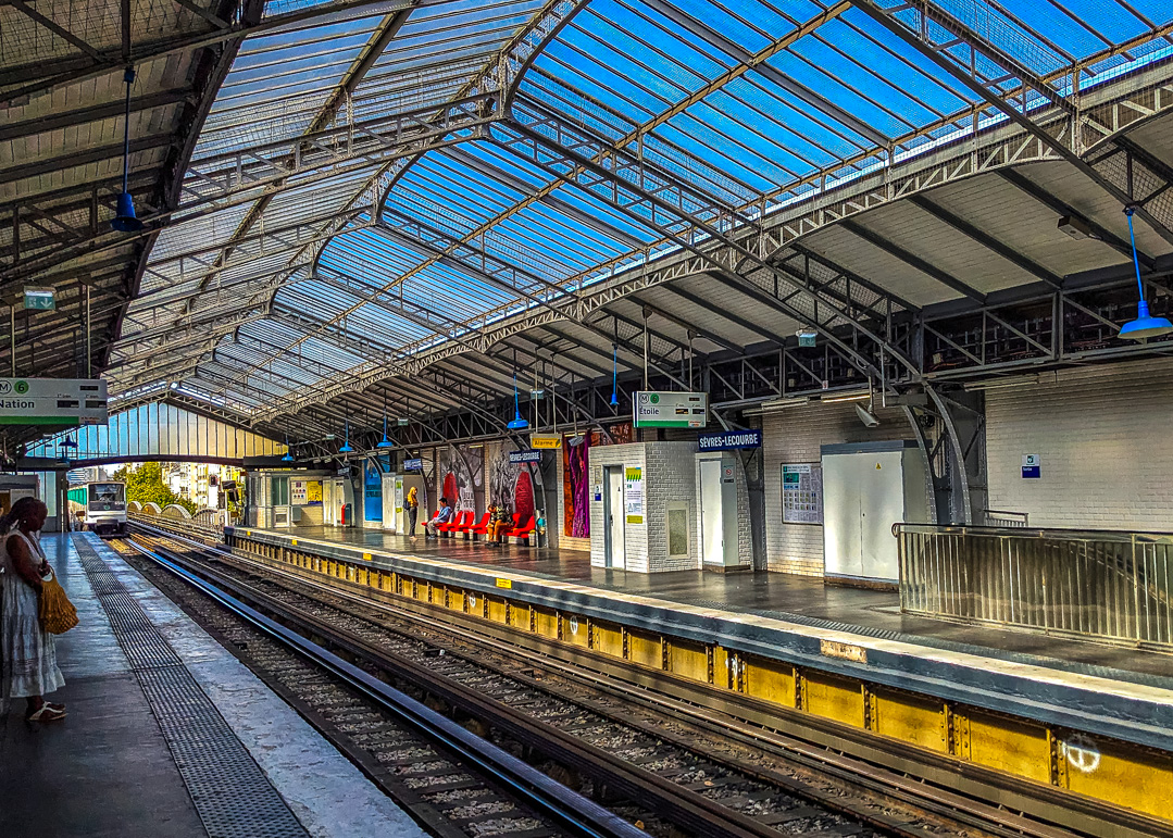 Station de Métro Sevres-Lecourbe