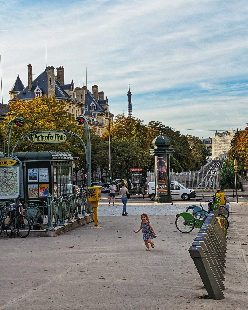 Pasteur - Metro